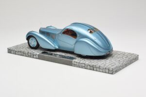 Bugatti Type 57SC Atlantic Blau Minichamps 1:18 107110320 Metall — Bild 5 von 6