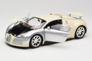 Bugatti Veyron Edition Centenaire Chrome Beige Minichamps 1:18 100110854 Metall — Bild 2 von 8