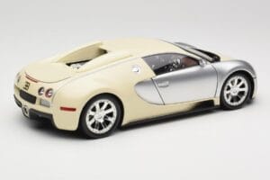 Bugatti Veyron Edition Centenaire Chrome Beige Minichamps 1:18 100110854 Metall — Bild 3 von 8