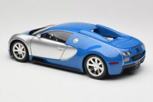 Bugatti Veyron Edition Centenaire Chrome Blue Minichamps 1:18 100110850 Metall — Bild 7 von 8