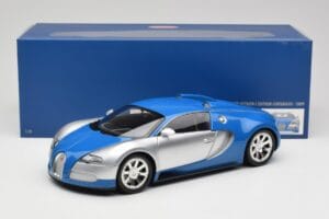 Bugatti Veyron Edition Centenaire Chrome Blue Minichamps 1:18 100110850 Metall — Bild 8 von 8