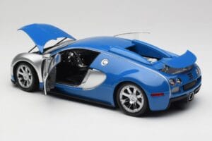 Bugatti Veyron Edition Centenaire Chrome Blue Minichamps 1:18 100110850-O Metall — Bild 4 von 7