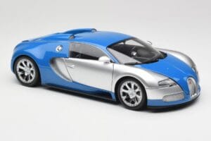 Bugatti Veyron Edition Centenaire Chrome Blue Minichamps 1:18 100110850-O Metall — Bild 5 von 7