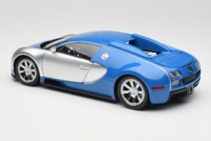 Bugatti Veyron Edition Centenaire Chrome Blue Minichamps 1:18 100110850-O Metall — Bild 6 von 7