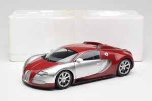 Bugatti Veyron Edition Centenaire Chrome Red Minichamps 1:18 100110851-O Metall — Bild 8 von 8