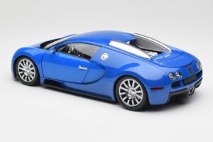 Bugatti Veyron Hellblau Dunkelblau Minichamps 1:18 100110821 Metall — Bild 7 von 8