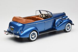 Buick Roadmaster 80-C Four Door Phaeton Blue Metallic BoS Models 1:18 BOS372 Resin — Bild 2 von 6