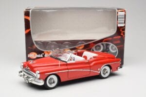 Buick Skylark Rot Motormax 1:18 411393-M1 Metall — Bild 8 von 8