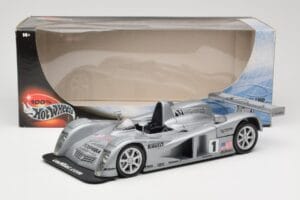 Cadillac Northstar LMP #1 24 Hours of Le Mans 2000 Hot Wheels 1:18 29225 Metall — Bild 8 von 8