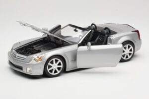 Cadillac XLR Cabrio Silber Hot Wheels 1:18 53838 Metall — Bild 2 von 8