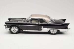 Cadillac Brougham Schwarz Sun Star 1:18 4001 Metall — Bild 4 von 8