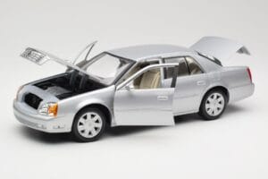Cadillac DeVille DTS Maisto 1:18 56061 Metall — Bild 2 von 8