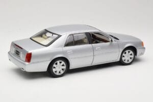 Cadillac DeVille DTS Maisto 1:18 56061 Metall — Bild 3 von 8