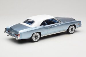 Cadillac Eldorado Cabriolet Blau MCG 1:18 MCG18472 Metall — Bild 3 von 7