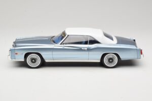 Cadillac Eldorado Cabriolet Blau MCG 1:18 MCG18472 Metall — Bild 4 von 7