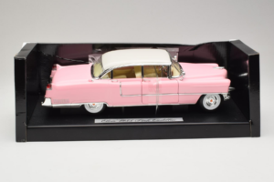 Cadillac Elvis Presley's Rosa MRC 1:18 79201 Metall