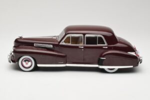 Cadillac Fleetwood 60 Special Sedan Rot MCG 1:18 MCG18071 Metall — Bild 3 von 6