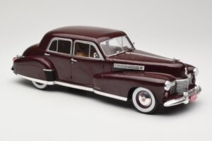 Cadillac Fleetwood 60 Special Sedan Rot MCG 1:18 MCG18071 Metall — Bild 4 von 6