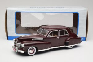 Cadillac Fleetwood 60 Special Sedan Rot MCG 1:18 MCG18071 Metall — Bild 6 von 6