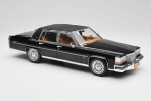 Cadillac Fleetwood Brougham Schwarz MCG 1:18 MCG18250 Metall — Bild 4 von 6