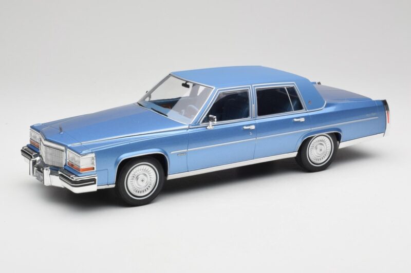 Cadillac Fleetwood Brougham Blau Metallic MCG 1:18 MCG18252 Metall