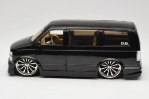 Chevrolet Astro Van Tuned Schwarz Jada 1:18 63122 Metall — Bild 4 von 8