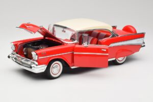 Chevrolet Bel Air Matador Rot & India Elfenbein Road Legends 1:18 92109 Metall — Bild 2 von 8