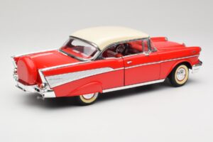 Chevrolet Bel Air Matador Rot & India Elfenbein Road Legends 1:18 92109 Metall — Bild 3 von 8