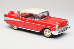 Chevrolet Bel Air Matador Rot & India Elfenbein Road Legends 1:18 92109 Metall — Bild 6 von 8