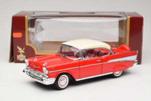 Chevrolet Bel Air Matador Rot & India Elfenbein Road Legends 1:18 92109 Metall — Bild 8 von 8