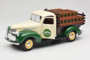 Chevrolet Brasseur Perrier Delivery Van Grün Solido 1:18 203243 Metall — Bild 2 von 8