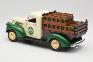 Chevrolet Brasseur Perrier Delivery Van Grün Solido 1:18 203243 Metall — Bild 7 von 8