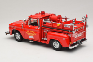 Chevrolet C-20 Fire Truck Sun Star 1:18 1383 Metall — Bild 5 von 6