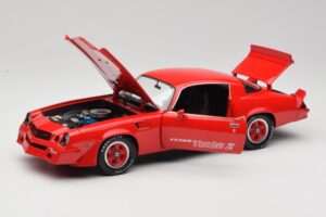 Chevrolet Camaro Z28 Yenko Turbo Z Rot GreenLight 1:18 12999 Metall — Bild 2 von 8