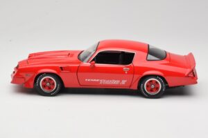 Chevrolet Camaro Z28 Yenko Turbo Z Rot GreenLight 1:18 12999 Metall — Bild 4 von 8
