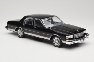 Chevrolet Caprice Schwarz MCG 1:18 MCG18113 Metall — Bild 4 von 6