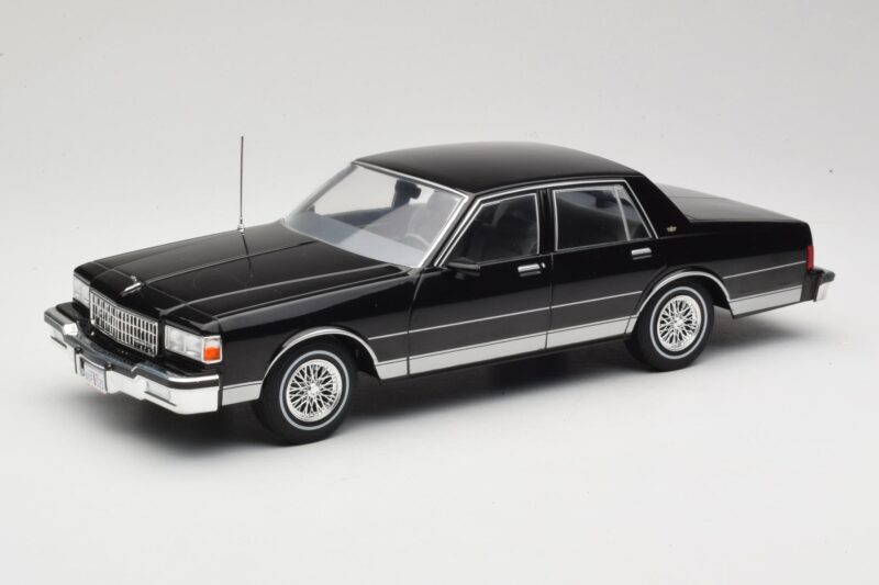 Chevrolet Caprice Schwarz MCG 1:18 MCG18113 Metall