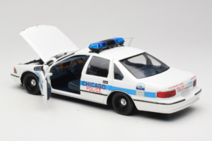 Chevrolet Caprice Chicago Polizei UT Models 1:18 180142096 Metall — Bild 5 von 8