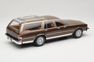 Chevrolet Caprice Estate Wagon Beige MCG 1:18 MCG18476 Metall — Bild 2 von 6