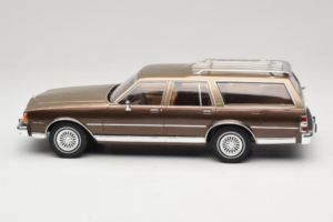 Chevrolet Caprice Estate Wagon Beige MCG 1:18 MCG18476 Metall — Bild 3 von 6