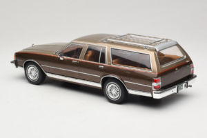 Chevrolet Caprice Estate Wagon Beige MCG 1:18 MCG18476 Metall — Bild 5 von 6