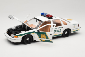 Chevrolet Caprice Metro Dade Polizei UT Models 1:18 21024 Metall — Bild 2 von 8