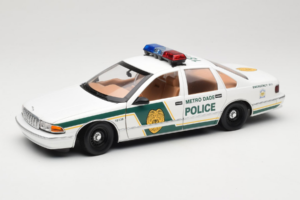 Chevrolet Caprice Metro Dade Polizei UT Models 1:18 21024 Metall