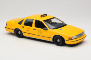Chevrolet Caprice NYC Taxi UT Models 1:18 180142095 Metall — Bild 6 von 8