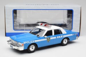 Chevrolet Caprice NYPD Polizeiauto MCG 1:18 MCG18360 Metall — Bild 6 von 6