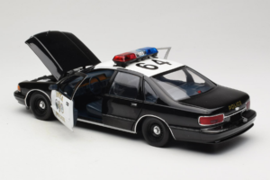Chevrolet Caprice Kalifornien Polizei UT Models 1:18 180142098 Metall — Bild 5 von 8