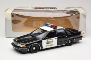 Chevrolet Caprice Kalifornien Polizei UT Models 1:18 180142098 Metall — Bild 8 von 8