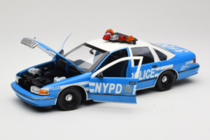 Chevrolet Caprice New York Polizei UT Models 1:18 180142097 Metall — Bild 2 von 8