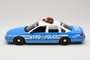 Chevrolet Caprice New York Polizei UT Models 1:18 180142097 Metall — Bild 4 von 8
