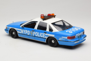 Chevrolet Caprice New York Polizei UT Models 1:18 180142097 Metall — Bild 5 von 8